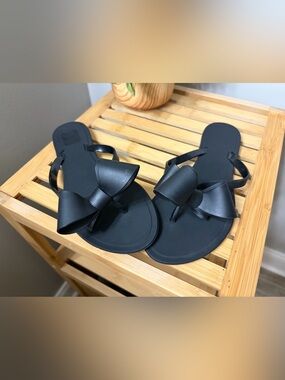 Black Bow Toe-Post Sandals - Women's Casual Flip Flops 7.5